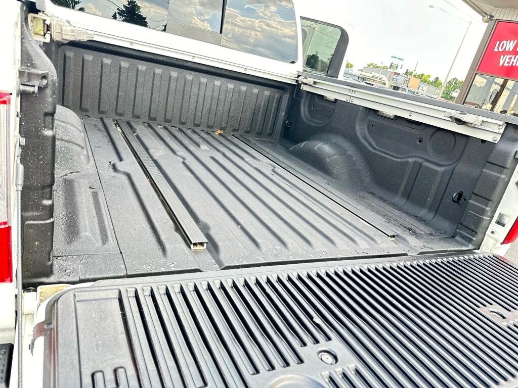 Nissan Titan S Crew Cab 4WD 2017 Nissan Titan S Crew Cab 4WD 2017