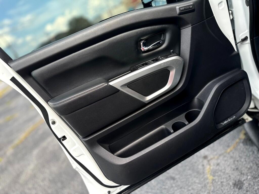 Nissan Titan S Crew Cab 4WD 2017 Nissan Titan S Crew Cab 4WD 2017