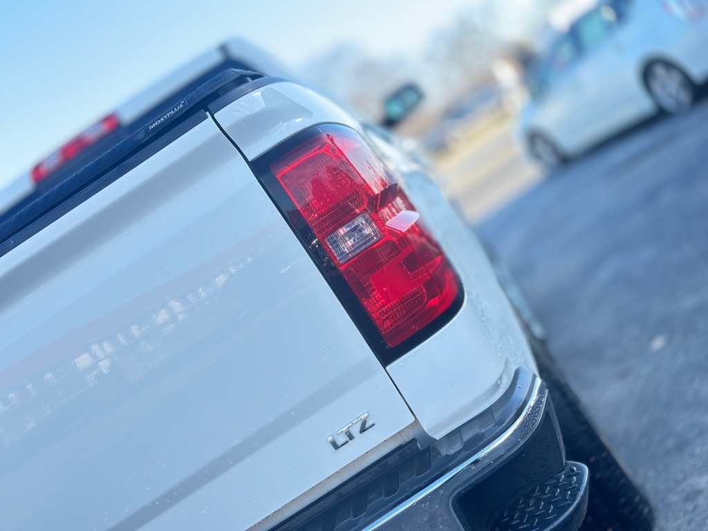 Chevrolet Silverado 1500 LTZ Crew Cab 4WD 2015