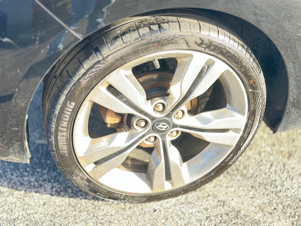 Hyundai Veloster Base 2012