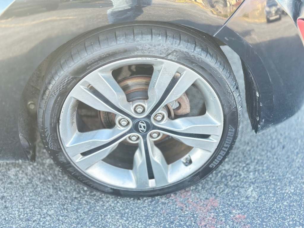 Hyundai Veloster Base 2012