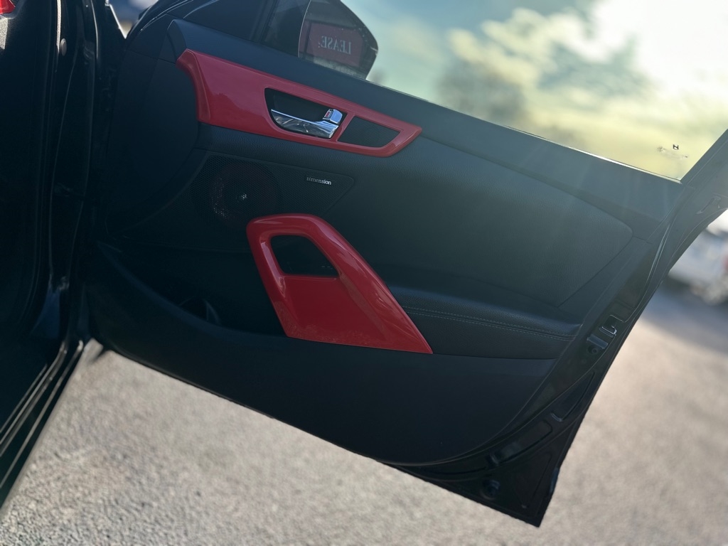 Hyundai Veloster Base 2012