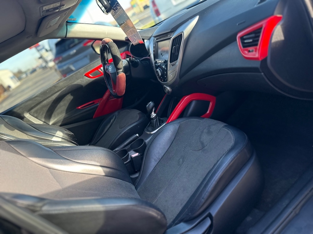 Hyundai Veloster Base 2012