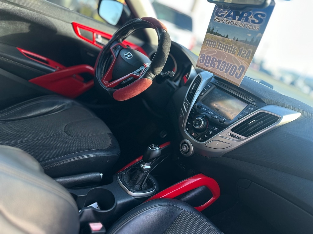 Hyundai Veloster Base 2012