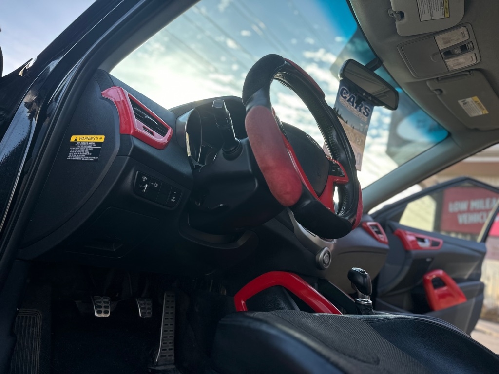 Hyundai Veloster Base 2012