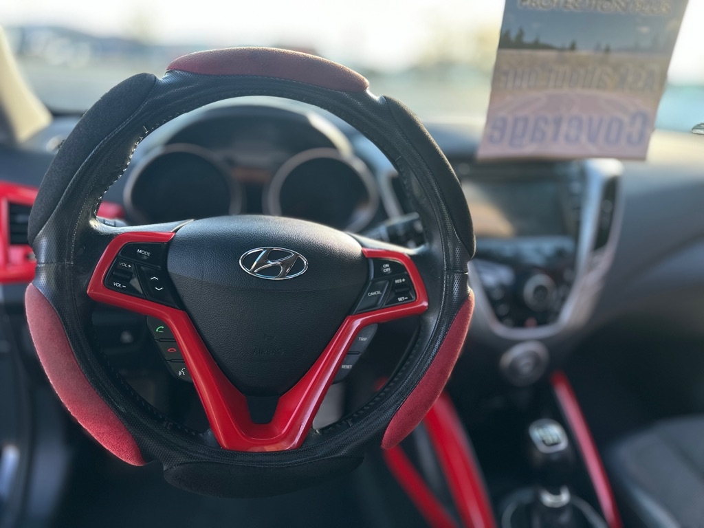 Hyundai Veloster Base 2012