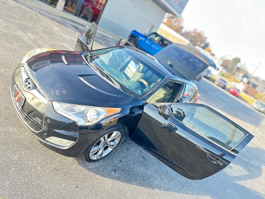 Hyundai Veloster Base 2012