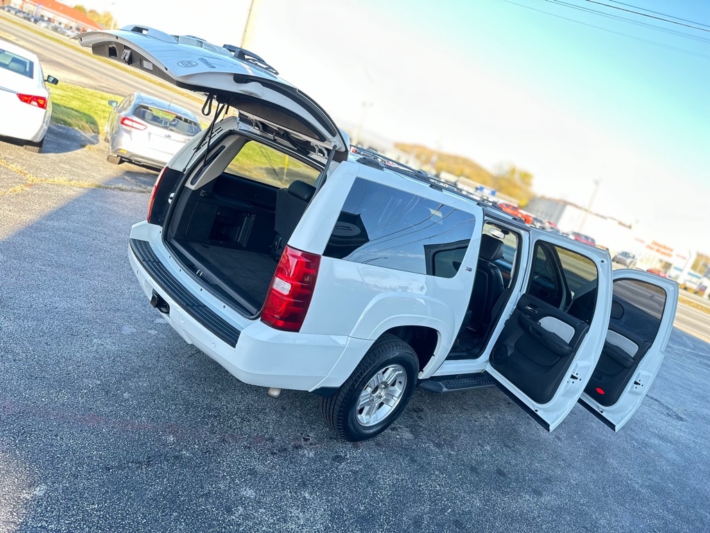Chevrolet Suburban LS 1500 4WD 2007