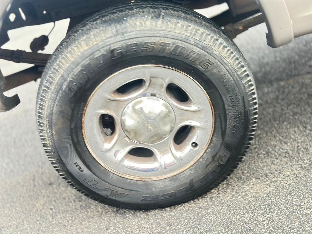 Ford F-150 XLT SuperCrew Short Bed 4WD 2002