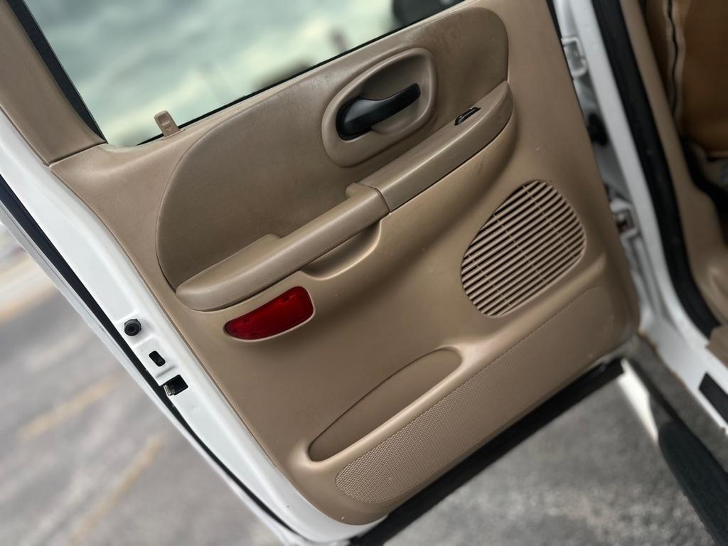 Ford F-150 XLT SuperCrew Short Bed 4WD 2002