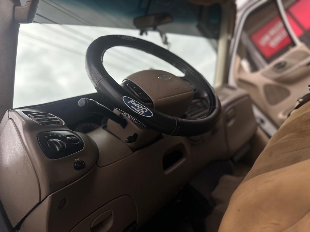 Ford F-150 XLT SuperCrew Short Bed 4WD 2002