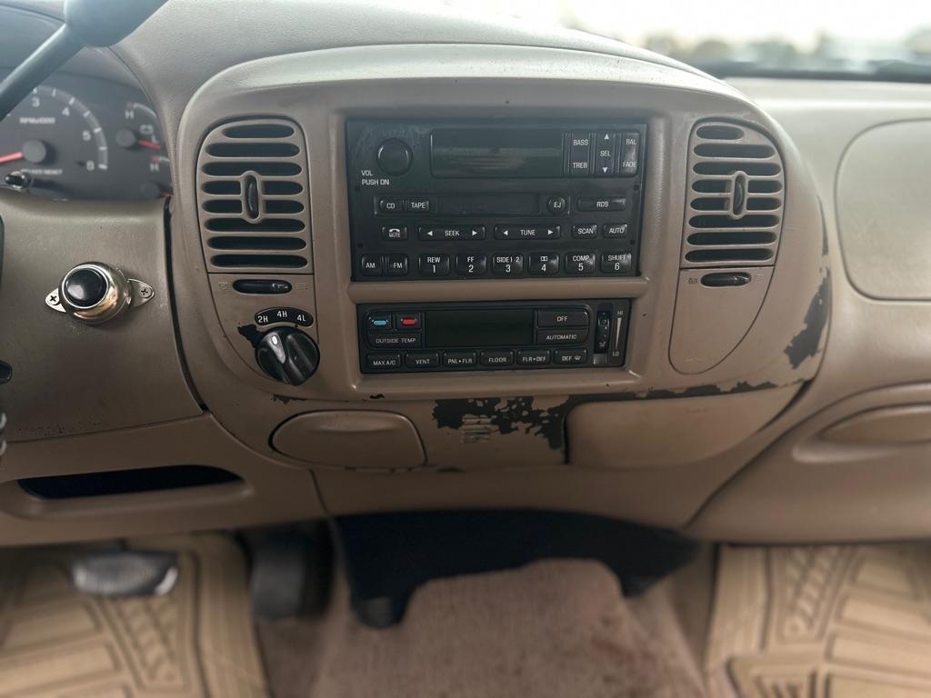 Ford F-150 XLT SuperCrew Short Bed 4WD 2002