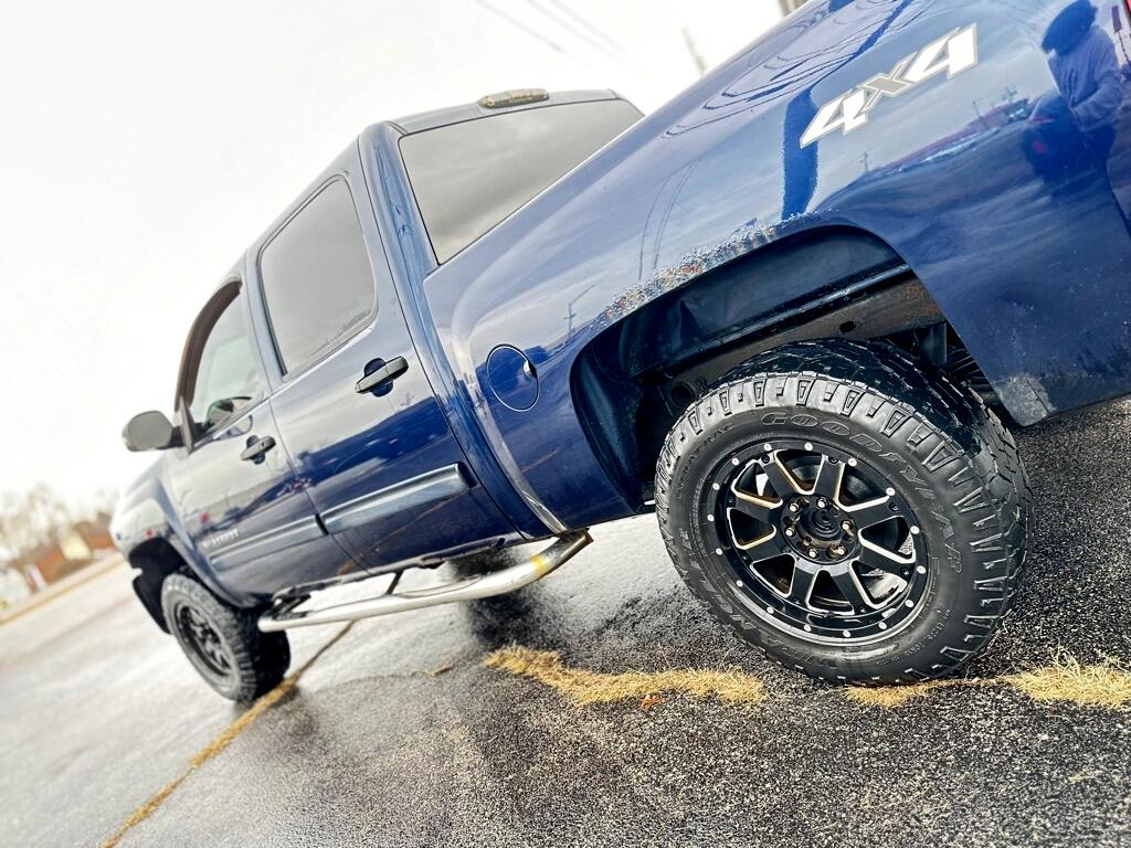Chevrolet Silverado 1500 LS Crew Cab Short Box 4WD 2011