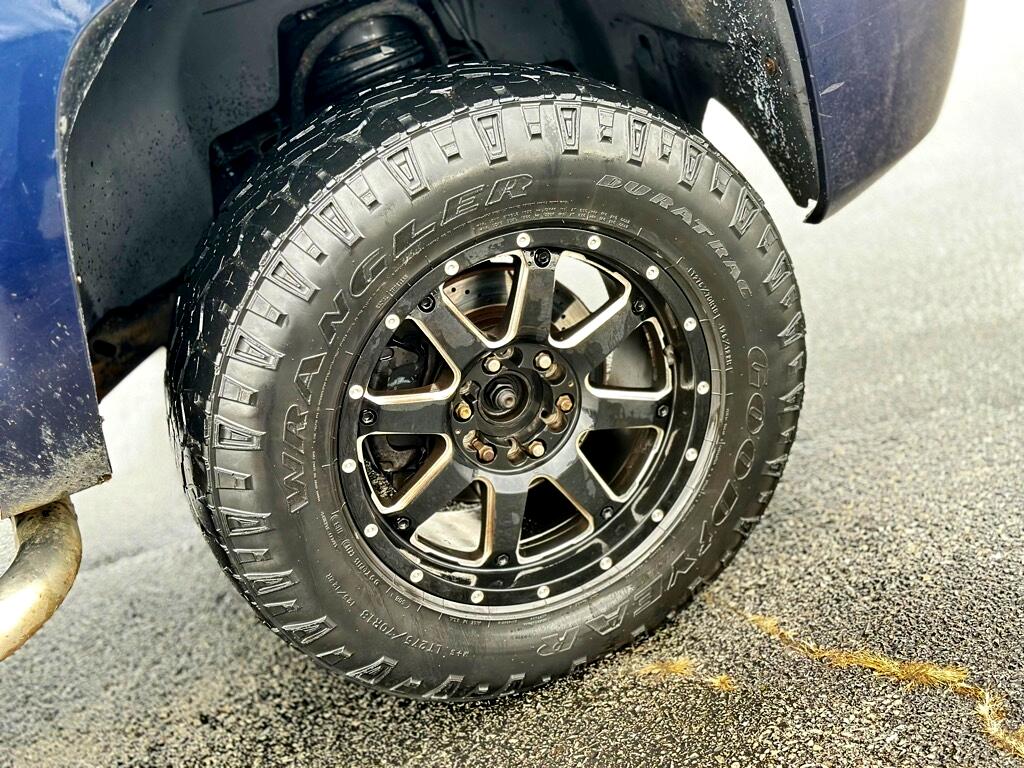 Chevrolet Silverado 1500 LS Crew Cab Short Box 4WD 2011