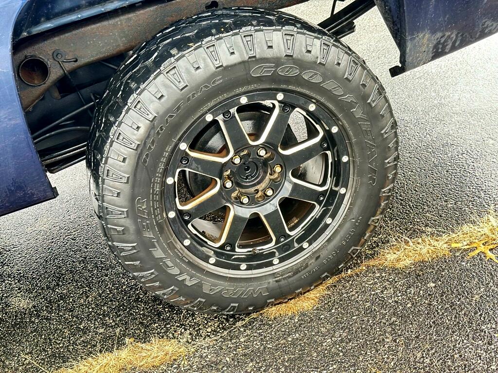 Chevrolet Silverado 1500 LS Crew Cab Short Box 4WD 2011