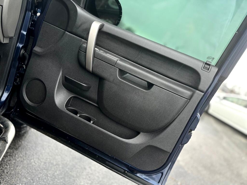 Chevrolet Silverado 1500 LS Crew Cab Short Box 4WD 2011