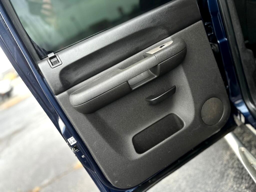 Chevrolet Silverado 1500 LS Crew Cab Short Box 4WD 2011