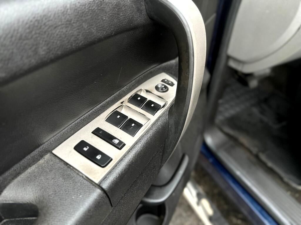 Chevrolet Silverado 1500 LS Crew Cab Short Box 4WD 2011