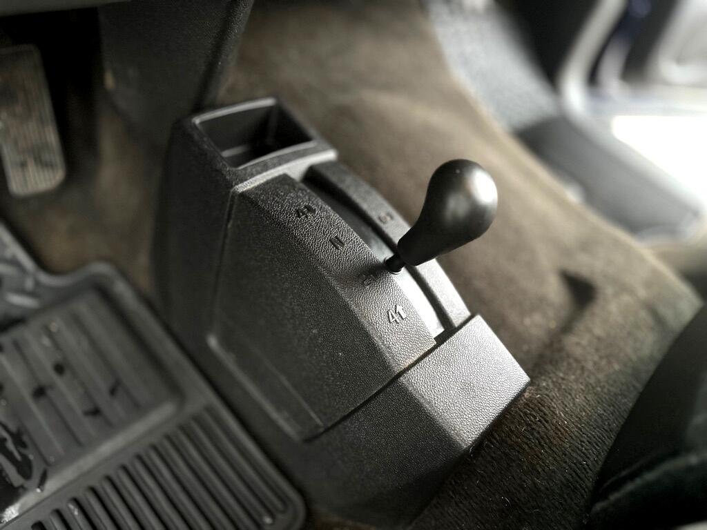 Chevrolet Silverado 1500 LS Crew Cab Short Box 4WD 2011