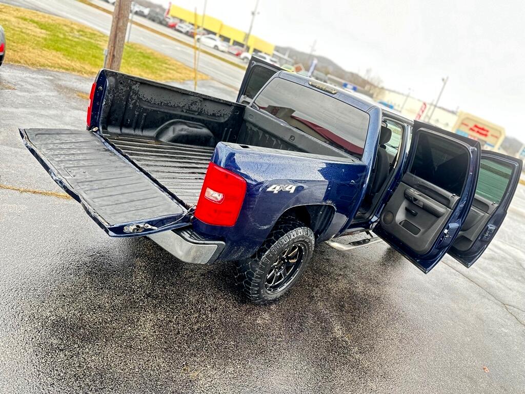 Chevrolet Silverado 1500 LS Crew Cab Short Box 4WD 2011