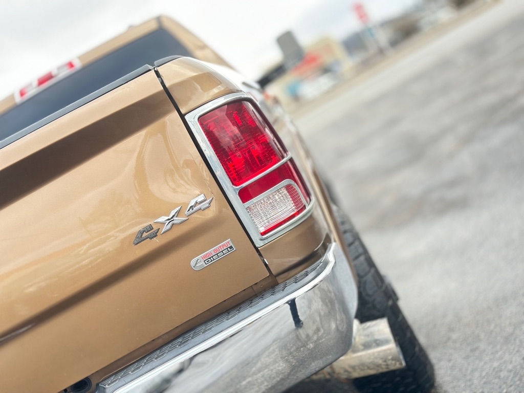 RAM 2500 Laramie Crew Cab SWB 4WD 2012