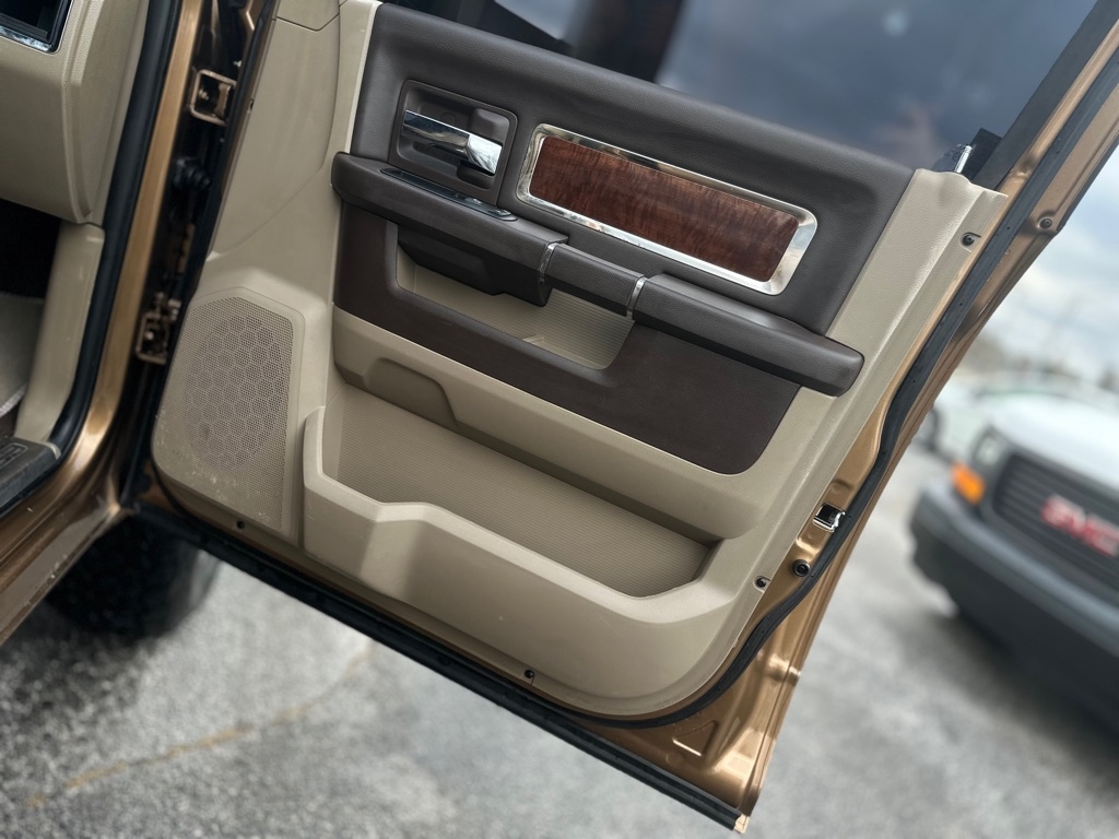 RAM 2500 Laramie Crew Cab SWB 4WD 2012