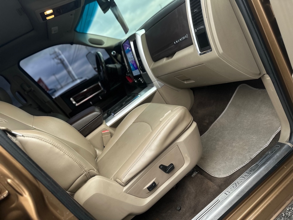 RAM 2500 Laramie Crew Cab SWB 4WD 2012