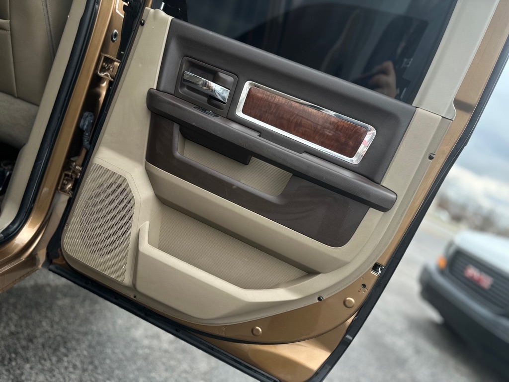 RAM 2500 Laramie Crew Cab SWB 4WD 2012