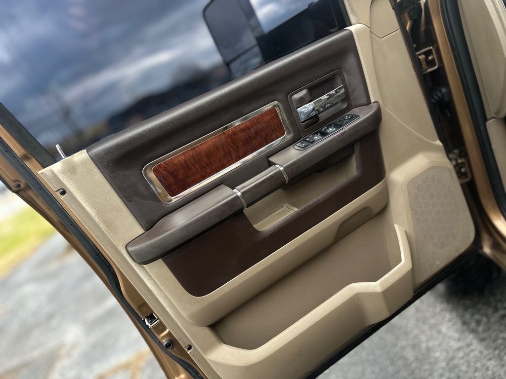 RAM 2500 Laramie Crew Cab SWB 4WD 2012