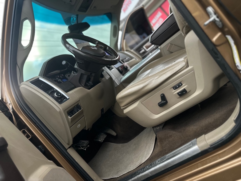 RAM 2500 Laramie Crew Cab SWB 4WD 2012