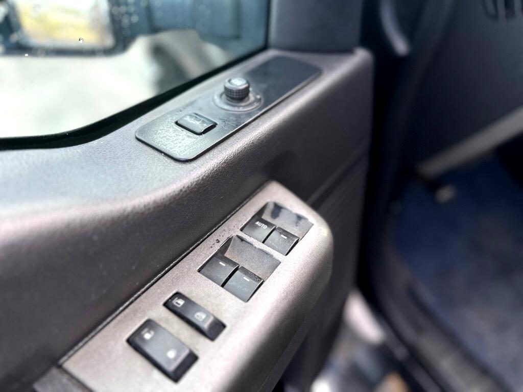 Ford F-350 SD XL Crew Cab Long Bed DRW 4WD 2011