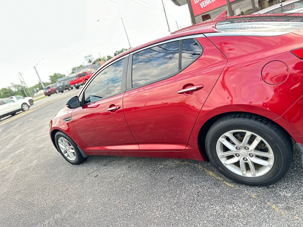 Kia Optima LX MT 2013