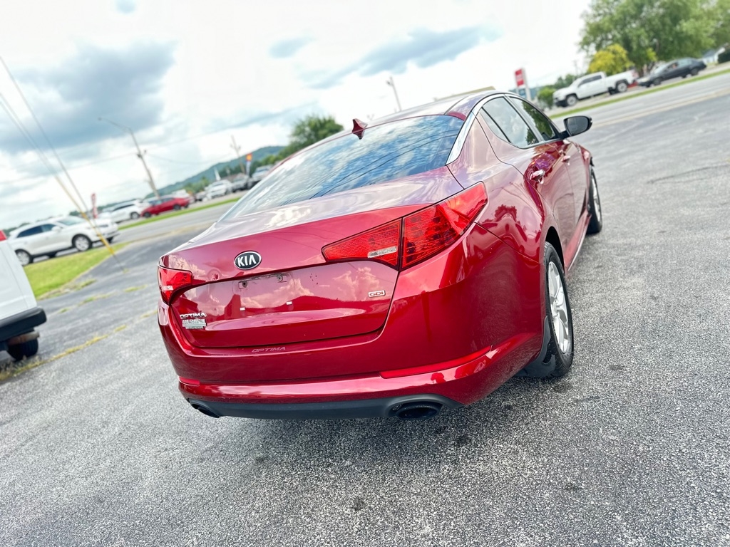 Kia Optima LX MT 2013