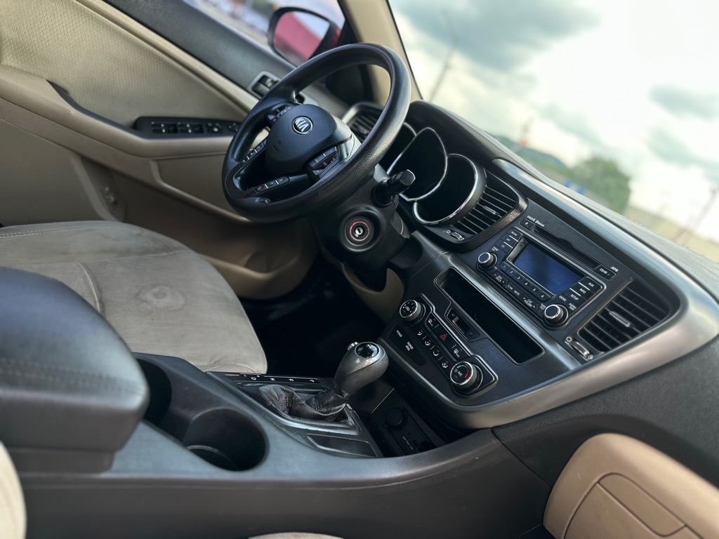 Kia Optima LX MT 2013