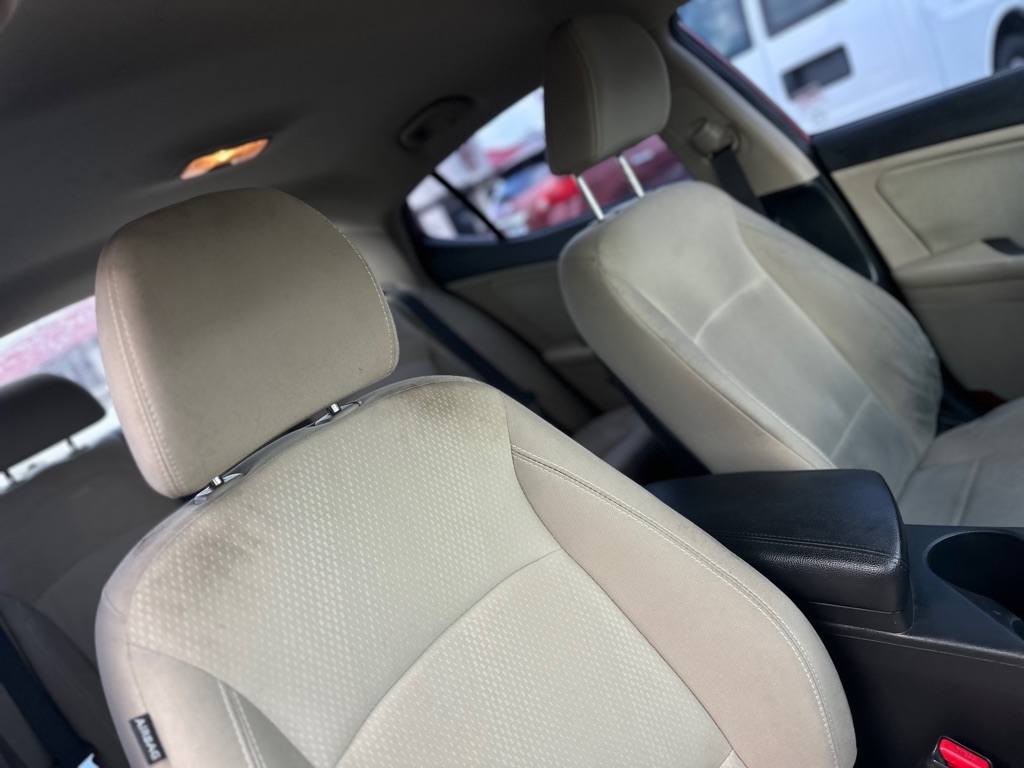 Kia Optima LX MT 2013