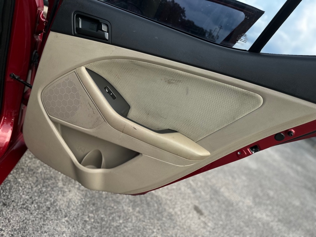 Kia Optima LX MT 2013