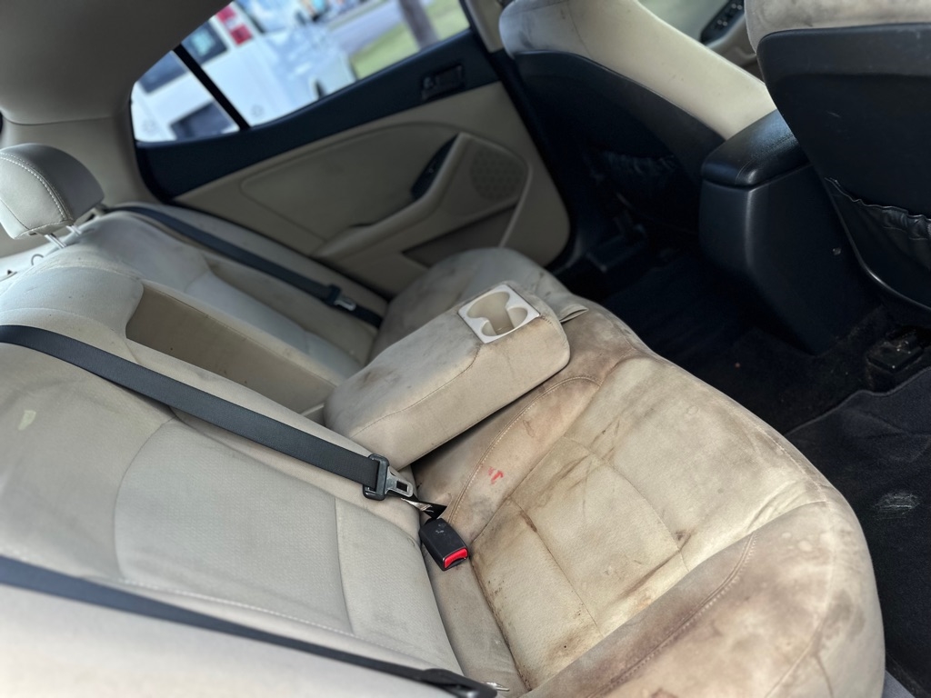 Kia Optima LX MT 2013