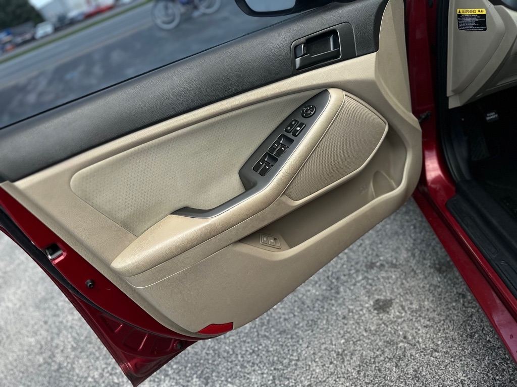 Kia Optima LX MT 2013