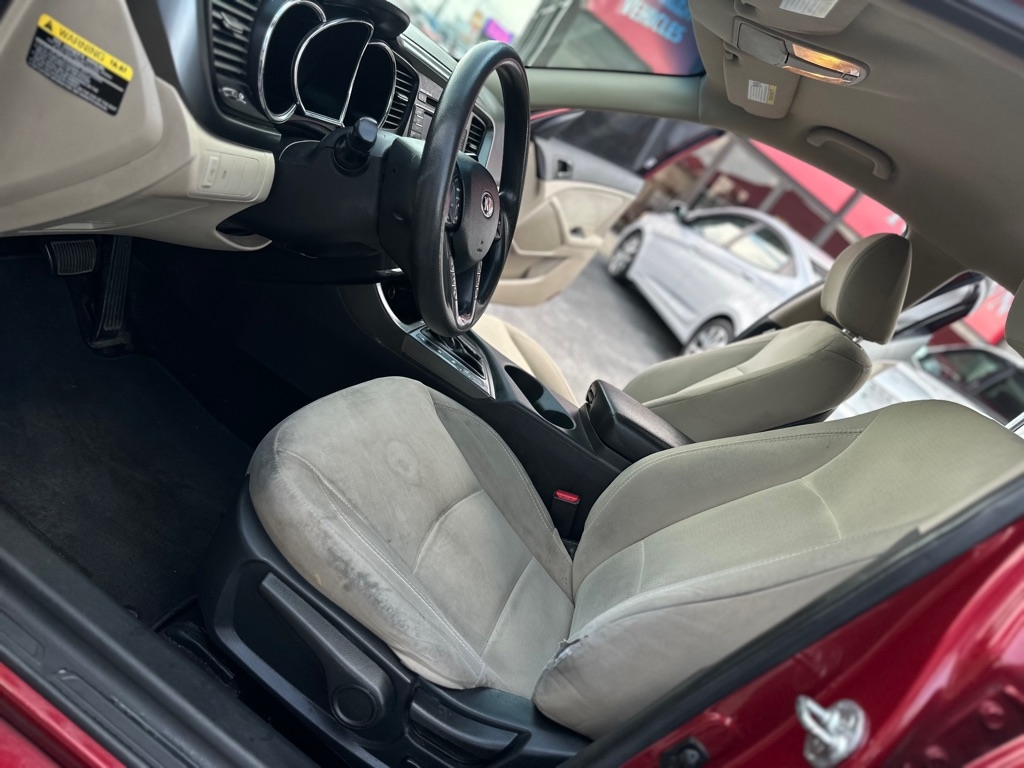 Kia Optima LX MT 2013