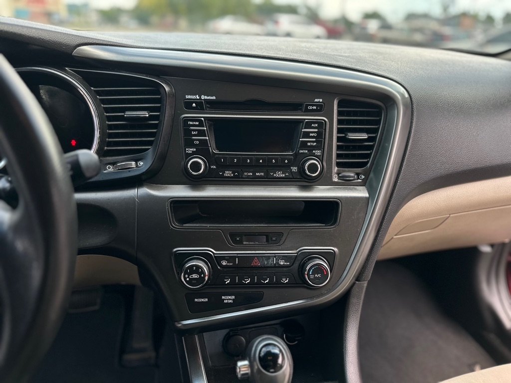 Kia Optima LX MT 2013