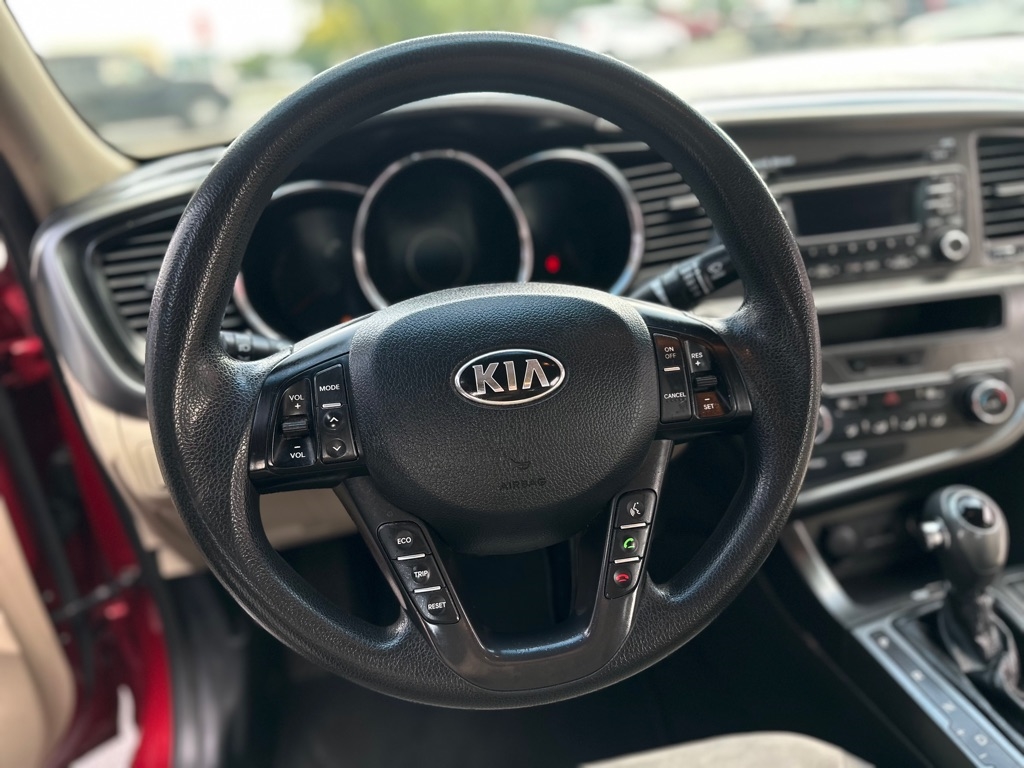 Kia Optima LX MT 2013