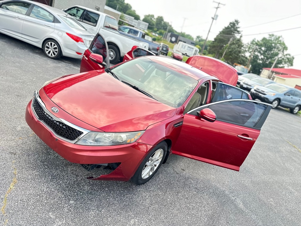 Kia Optima LX MT 2013