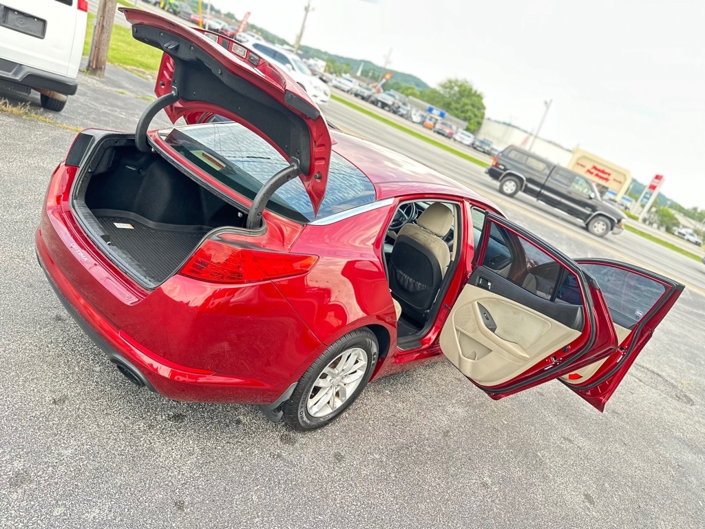 Kia Optima LX MT 2013