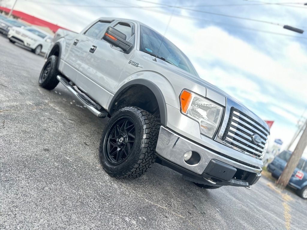 2010 Ford F-150 XL's photo