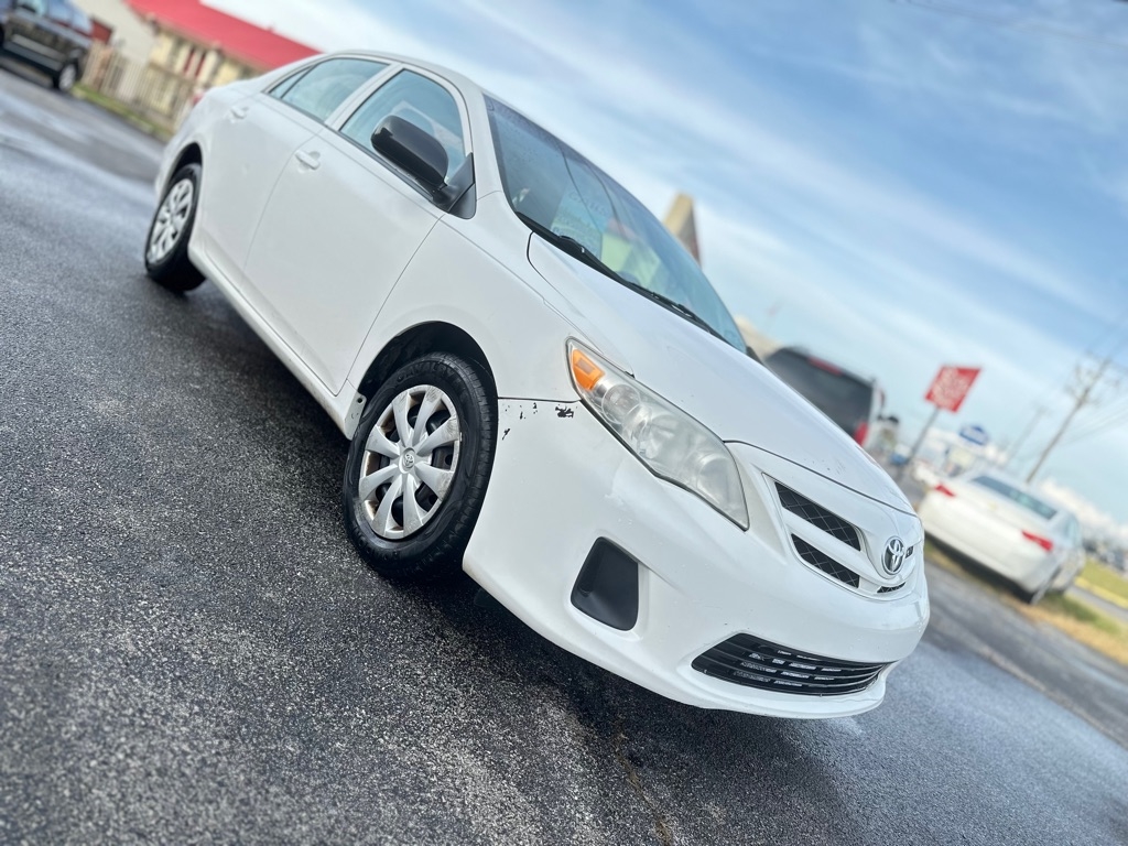 2013 Toyota Corolla Base's photo