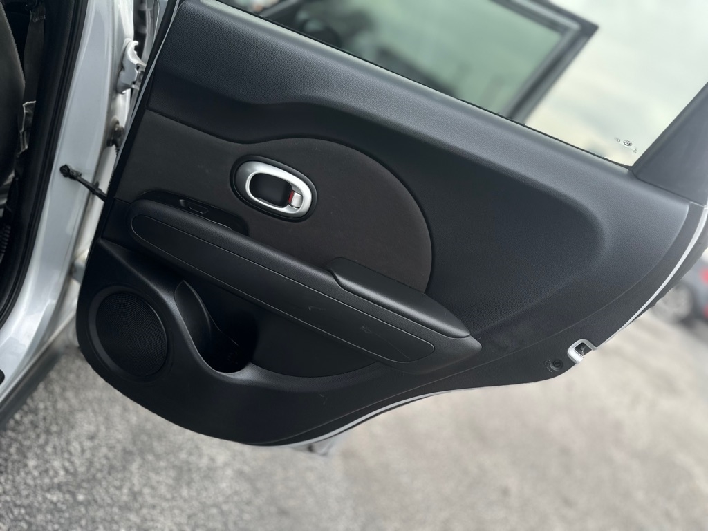 Kia Soul Base 6A 2016