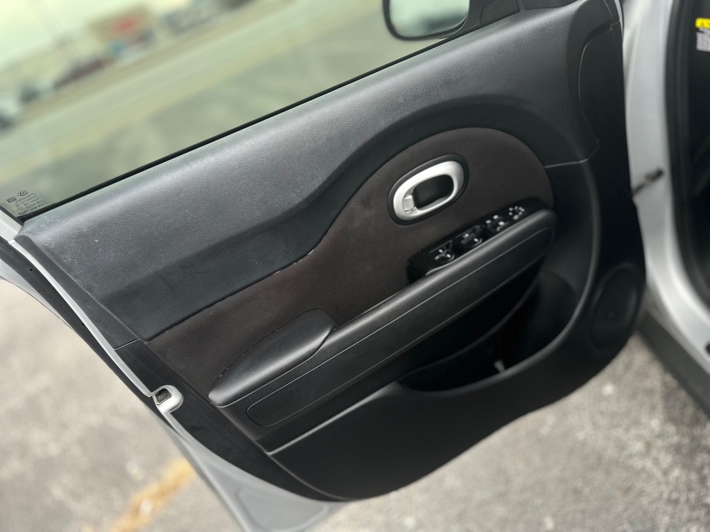 Kia Soul Base 6A 2016