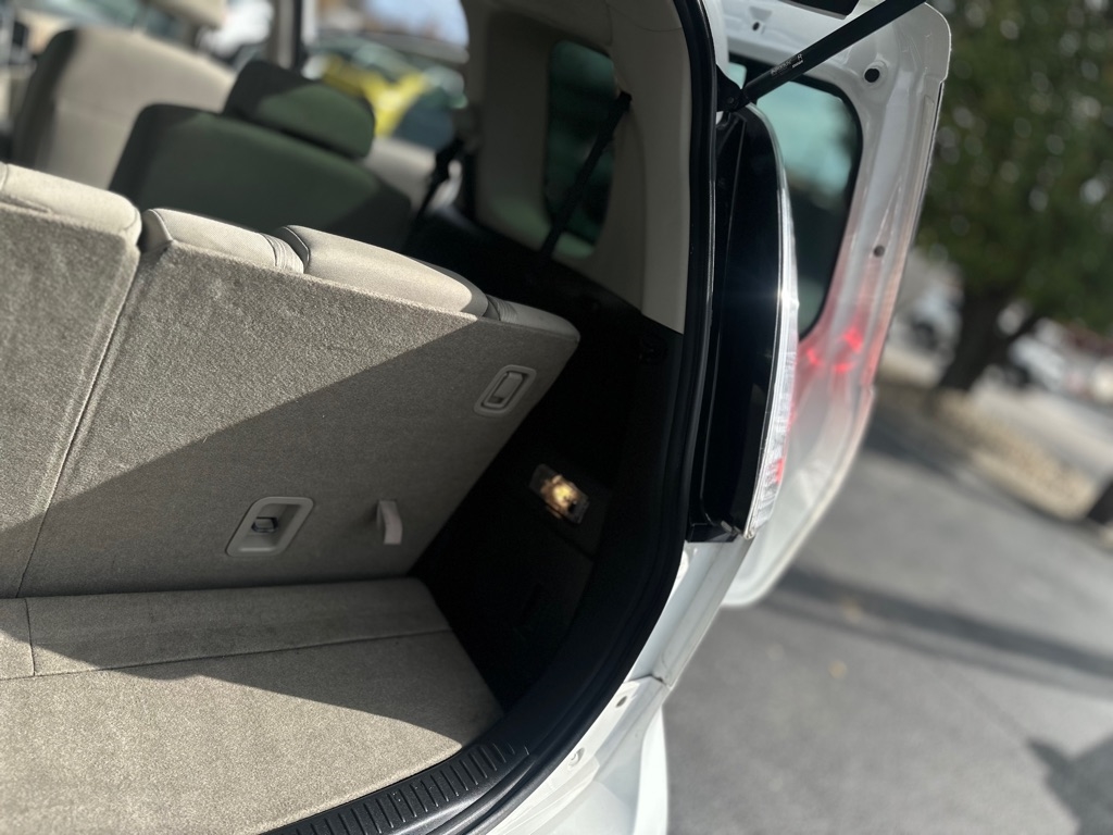 Mazda MAZDA5 Sport 2010