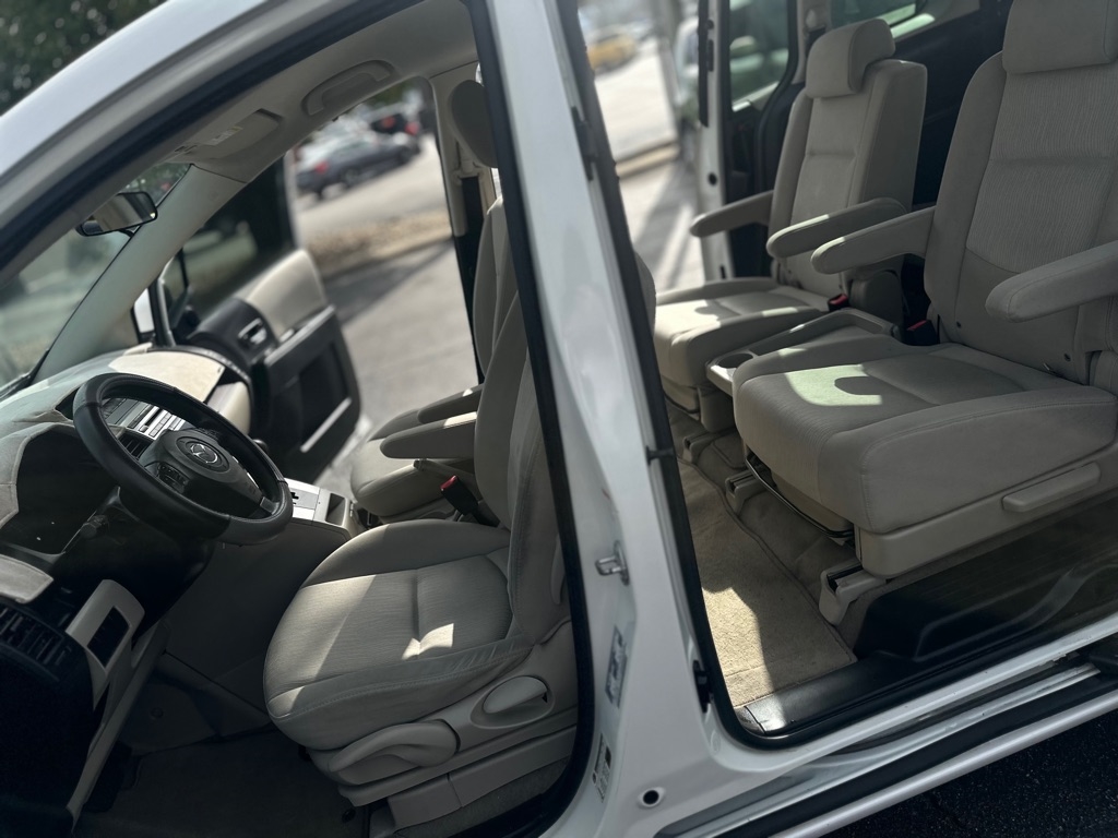 Mazda MAZDA5 Sport 2010