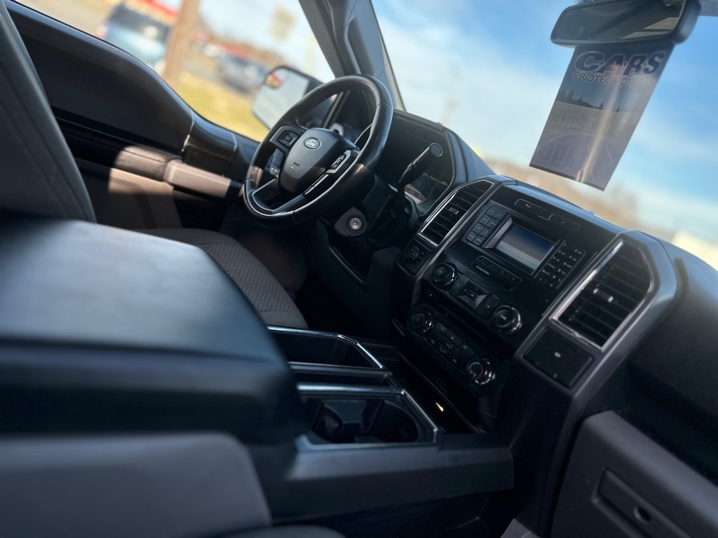 Ford F-150 XL SuperCrew 5.5-ft. Bed 4WD 2015